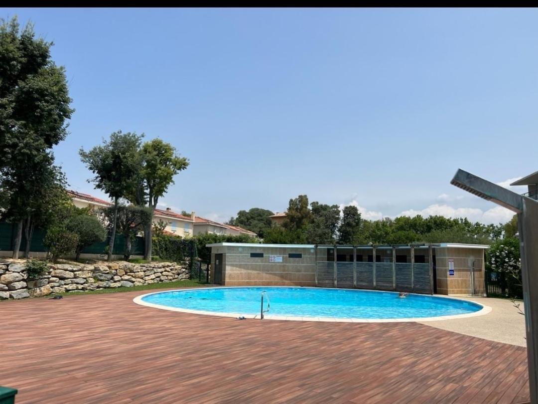 Avec Piscine Casino Plein Air Et * La Ciotat